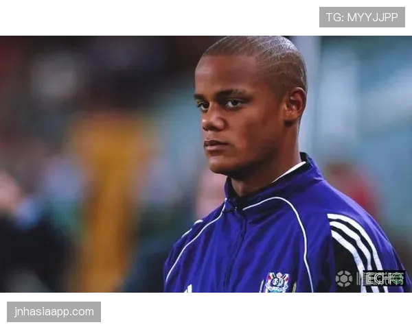 孔帕尼穿西装走超市，那反差我看一辈子都忘不了！