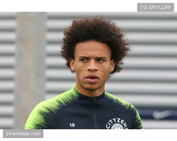 萨内边路爆破如何主导强强对话的进攻趋势？